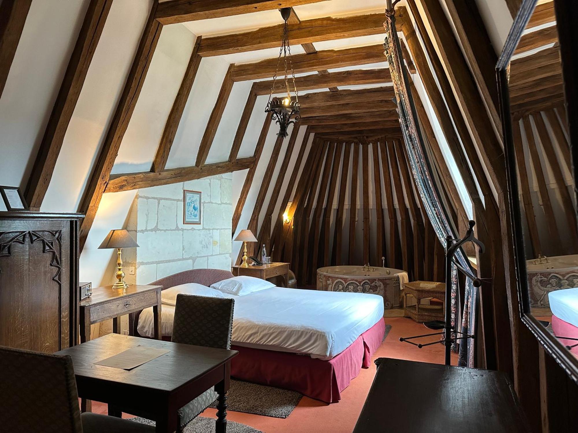 Chateau De Chissay, Hotel De Charme Pres De Chenonceau Et Le Zoo De Beauval Exteriör bild